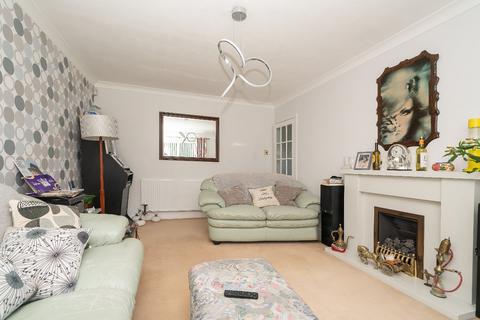 2 bedroom maisonette for sale, Pentland Road, Bushey, Hertfordshire, WD23