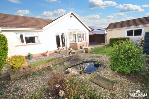 3 bedroom detached bungalow for sale, Thornbury Gardens, Ludchurch, Narberth