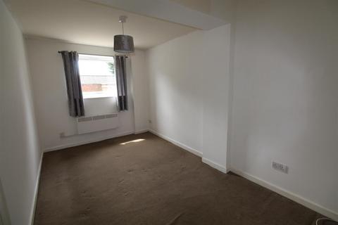 2 bedroom apartment to rent, Ladyshore Road, Little Lever, Bolton