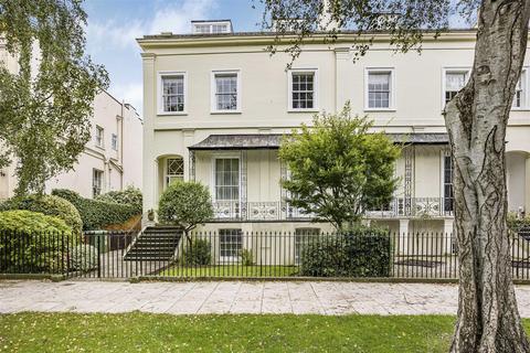 2 bedroom apartment for sale, Wellington Square, Cheltenham