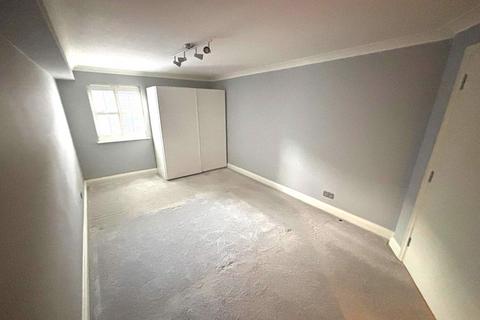 2 bedroom flat to rent, Springview Heights, London