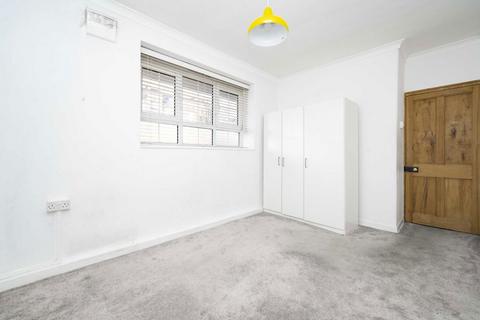 2 bedroom flat to rent, Reardon Street, London E1W