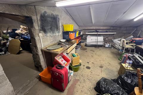 Garage for sale, Lock up on Taff Street Ferndale - Ferndale