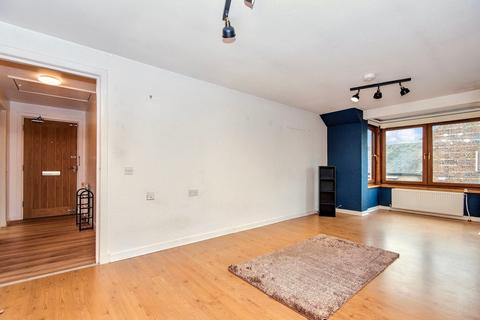 1 bedroom flat for sale, Station Court, Kingskettle, Cupar, KY15