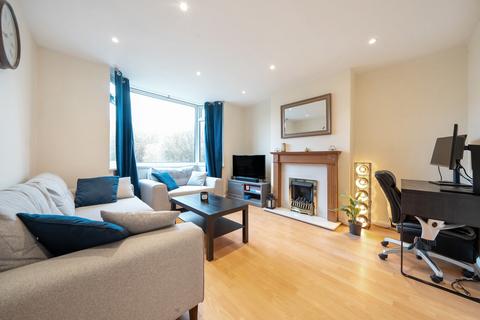 1 bedroom apartment for sale, Reading Road, Northolt