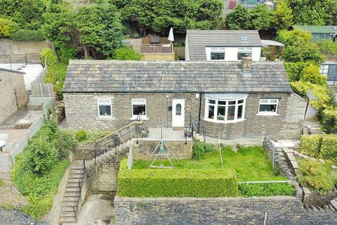 3 bedroom detached house for sale, Range Bank, Halifax, HX3