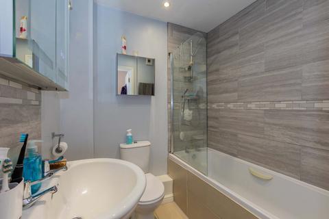 1 bedroom apartment for sale, Bath Road, Slough SL1