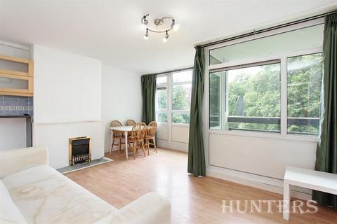 3 bedroom flat to rent, Rupert Gardens, London, SW9