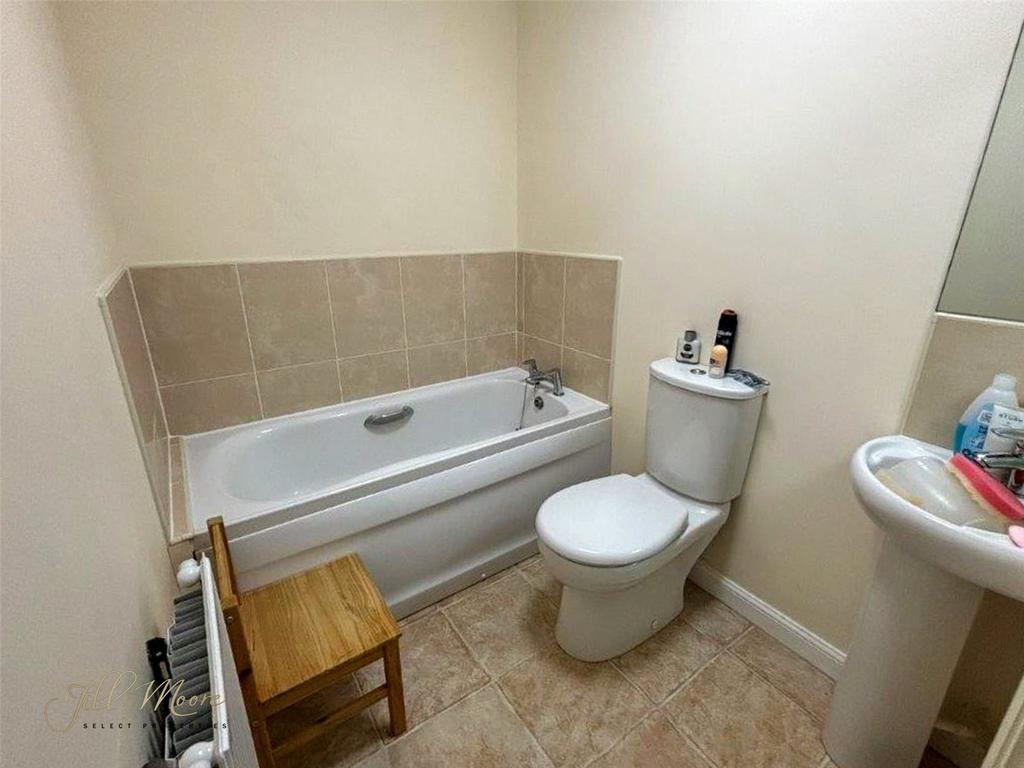 Ground Floor Bathroo