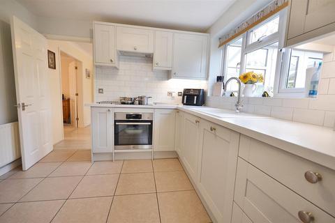 4 bedroom detached house for sale, Hoskings Close, Stone