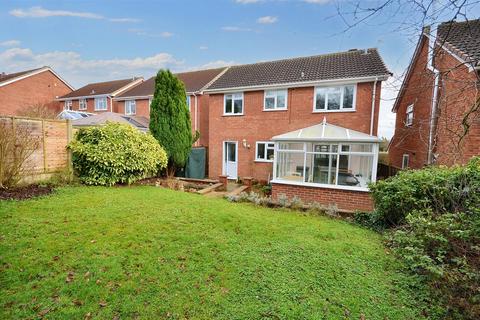 4 bedroom detached house for sale, Hoskings Close, Stone