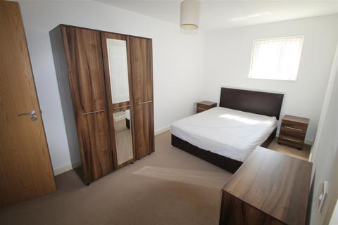 2 bedroom apartment to rent, Ladywell Point, Pilgrims Way, Salford