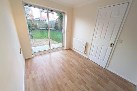 3 bedroom semi-detached house to rent, Moortown Close, Grantham, NG31