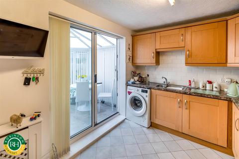 2 bedroom end of terrace house for sale, Staunton Road, Cantley, Doncaster