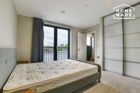 2 bedroom flat to rent, Battersea Park Road Battersea SW8