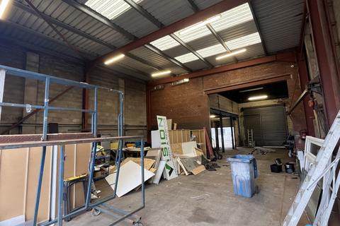 Industrial unit to rent, Scotts Wharf, 88-90 Lime Street, Hull, HU8 7AF