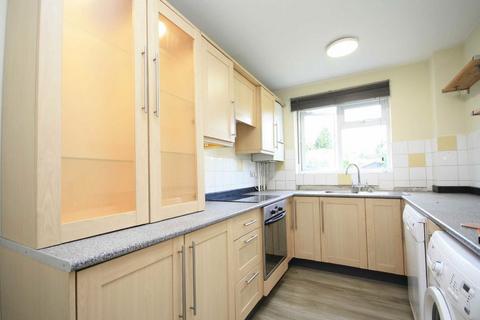 1 bedroom flat for sale, Galsworthy Road, Kingston Upon Thames KT2