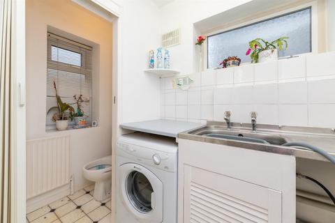 3 Oatlands Drive, Otley, LS21 2AY