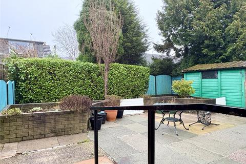 3 Clough Road, Shaw, Oldham, OL2 8QD