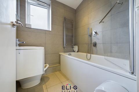 53 Woodburn Close, London, NW4 2NF