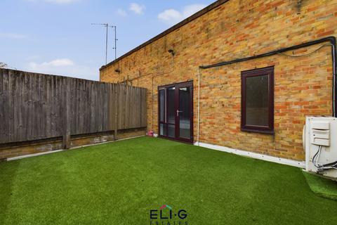 53 Woodburn Close, London, NW4 2NF