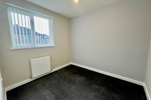 3 bedroom terraced house to rent, Deckham Terrace, Deckham, Gateshead