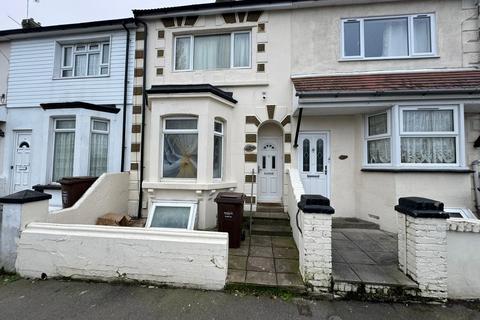 3 bedroom terraced house to rent, Windmill Road , Gillingham, ME7