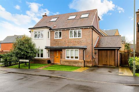 5 bedroom detached house for sale, Richmond Crescent, Epsom