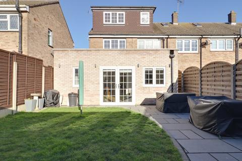 4 bedroom end of terrace house for sale, Dacre Crescent, Aveley RM15