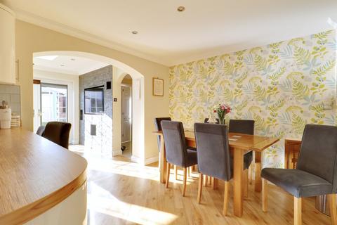 56 Dacre Crescent, Aveley, South Ockendon, RM15 4TU