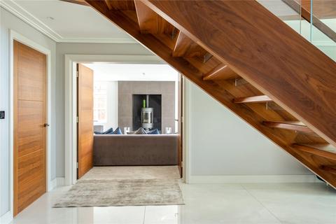 Falacre Eden Vale, Dormans Park, East Grinstead, RH19 2LT