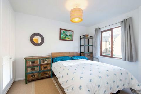 2 bedroom flat for sale, Kennet Street, London E1W