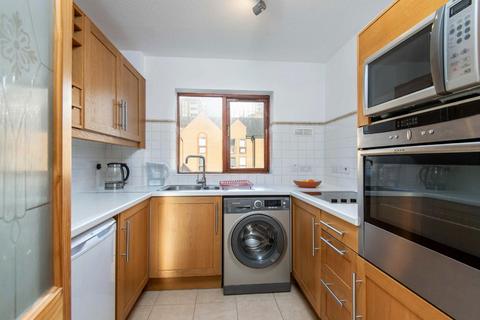 2 bedroom flat for sale, Kennet Street, London E1W