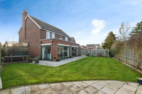 6 Heath Drive, Shirley, Solihull, B90 4DN