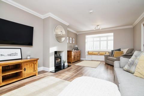 6 Heath Drive, Shirley, Solihull, B90 4DN