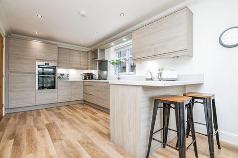 6 Heath Drive, Shirley, Solihull, B90 4DN