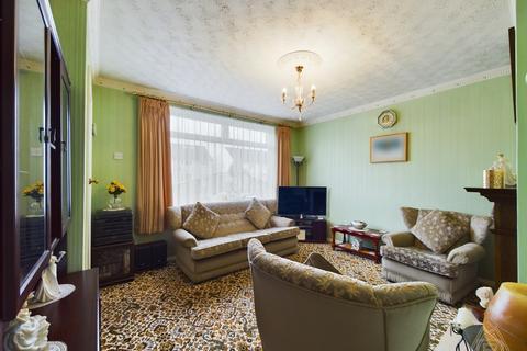 2 bedroom terraced house for sale, Dalroy Close, South Ockendon, Essex, RM15