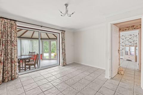 126 Copthorne Road, Felbridge, East Grinstead, RH19 2PD