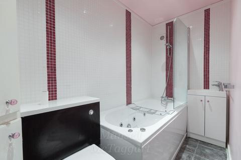 126 Copthorne Road, Felbridge, East Grinstead, RH19 2PD