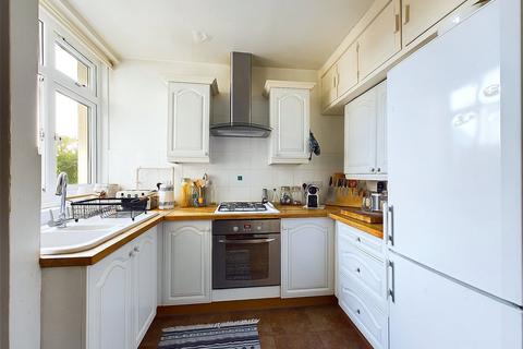 2 bedroom apartment to rent, St. Margarets Road, St Margarets