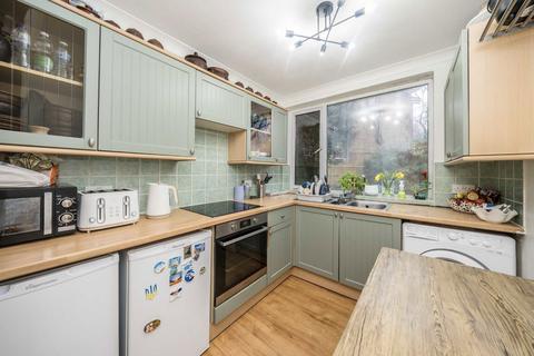 2 bedroom flat for sale, London Road, Twickenham TW1