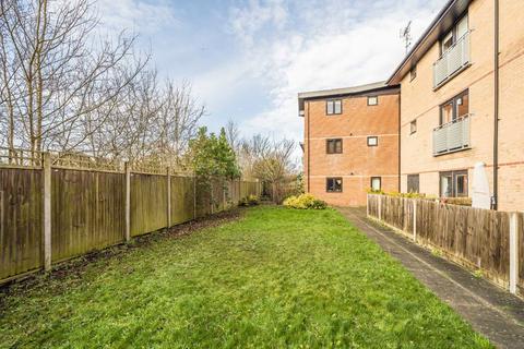 18 Vanquish Close, Twickenham, TW2 7AN