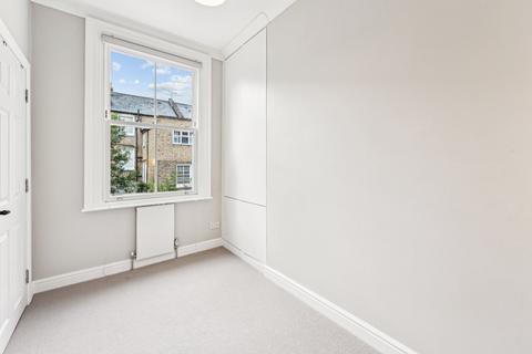 2 bedroom flat to rent, Waldemar Avenue, London