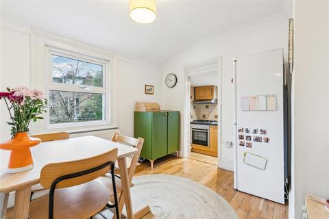 2 bedroom flat for sale, Saville Road, London, W4