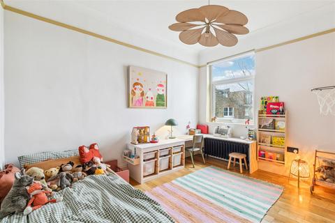 2 bedroom flat for sale, Saville Road, London, W4