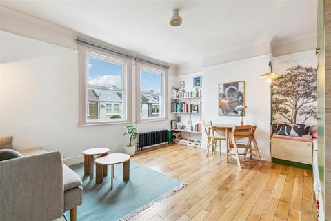 2 bedroom flat for sale, Saville Road, London, W4