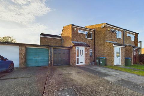 3 bedroom end of terrace house for sale, Charmfield Road, Aylesbury HP21