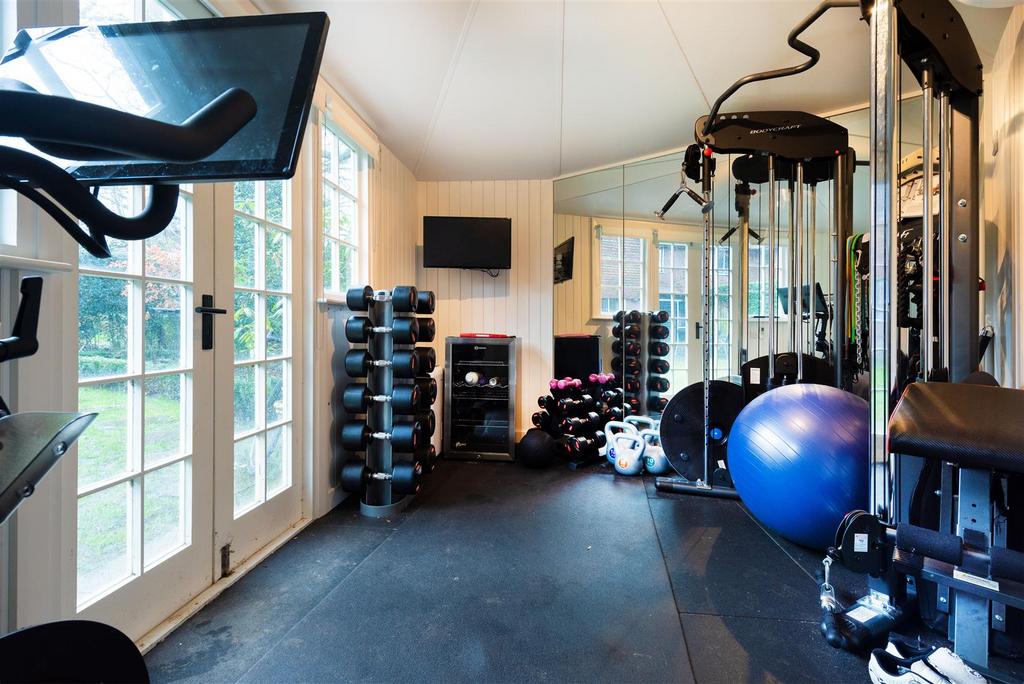 D308 19 wildwood road gym1.jpg