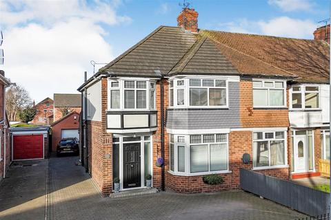 3 bedroom end of terrace house for sale, Maple Avenue, Willerby