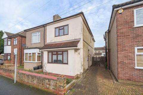 3 bedroom semi-detached house for sale, Drummond Road, Romford RM7